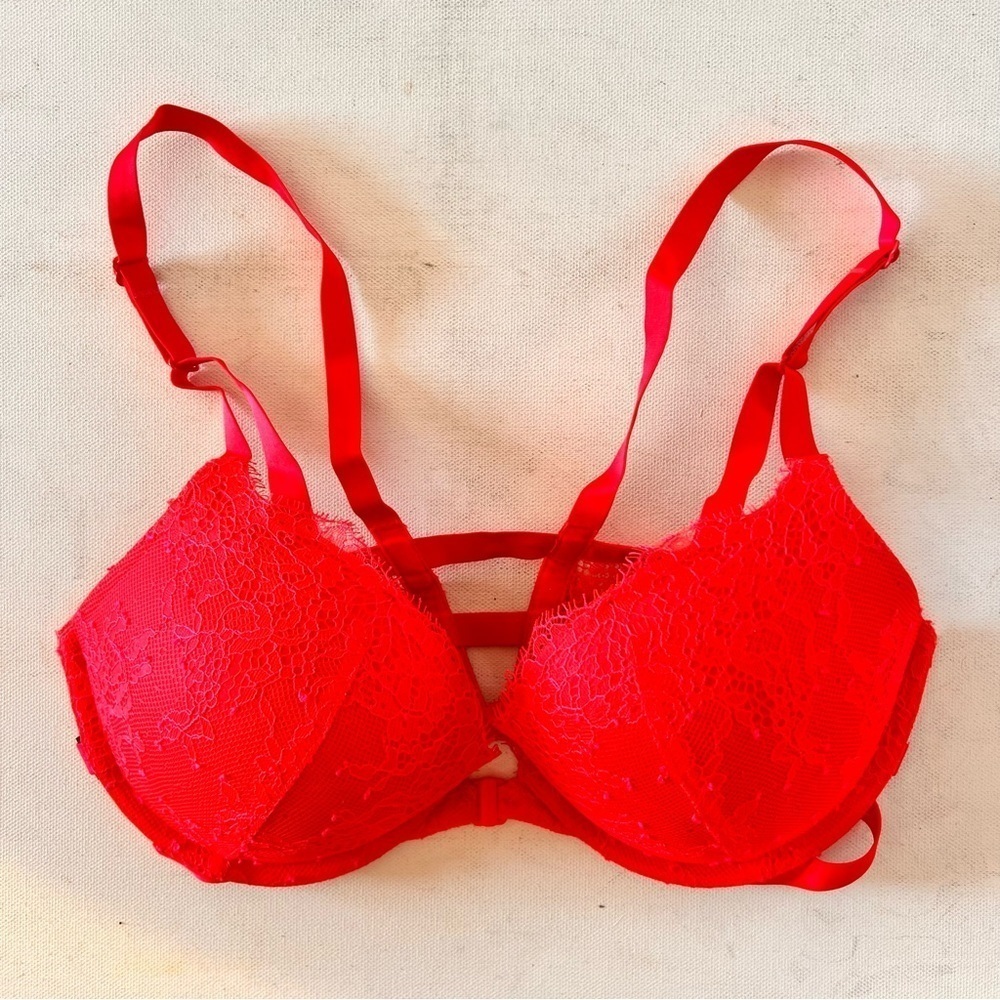 Victoria’s Secret pink lace push up bra- 32D